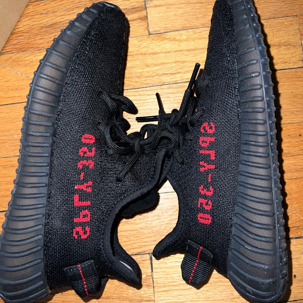 Yeezy boost 350 size 5.5 in men’s 7 in women’s